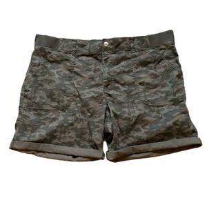 Lee Riders Shorts 24W Midrise Camouflage Shorts Bundle and Save